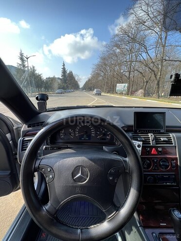Mercedes E 220 1999, 650,000 km - 2.2 л - Bakı