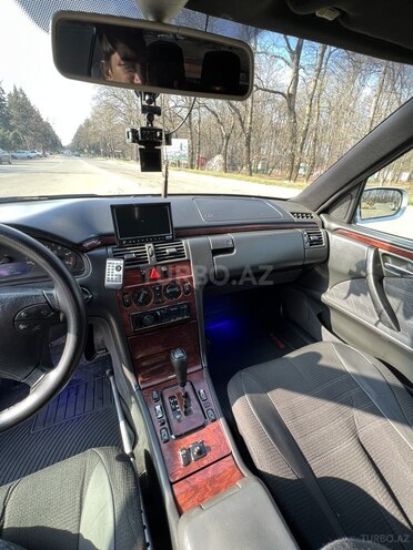 Mercedes E 220 1999, 650,000 km - 2.2 л - Bakı