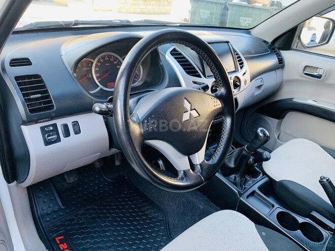 Mitsubishi L200 2015, 137,452 km - 2.5 л - Bakı