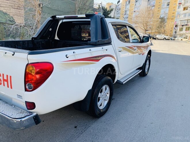 Mitsubishi L200 2015, 137,452 km - 2.5 л - Bakı