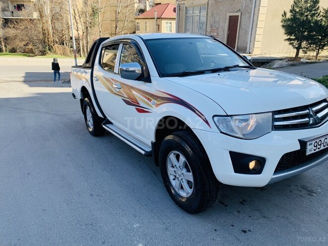 Mitsubishi L200 2015, 137,452 km - 2.5 л - Bakı