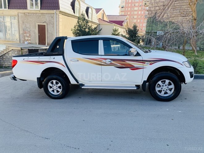 Mitsubishi L200 2015, 137,452 km - 2.5 л - Bakı