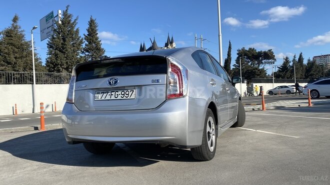 Toyota Prius 2013, 145,000 km - 1.8 л - Bakı
