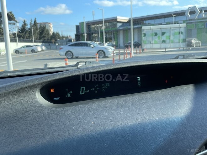 Toyota Prius 2013, 145,000 km - 1.8 л - Bakı