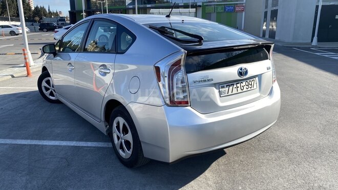 Toyota Prius 2013, 145,000 km - 1.8 л - Bakı