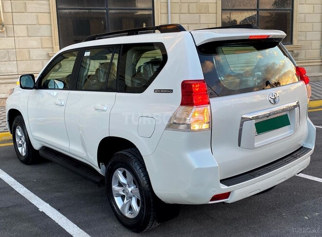 Toyota Prado 2011, 100,000 km - 2.7 l - Bakı