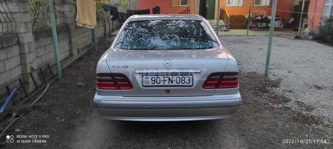 Mercedes E 240 1999, 268,798 km - 2.4 l - Xudat