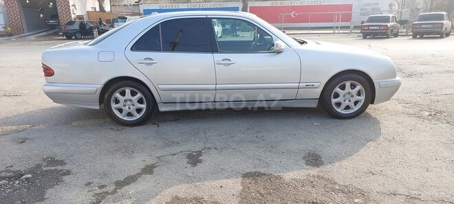 Mercedes E 220 2001, 321,000 km - 2.2 l - Zərdab