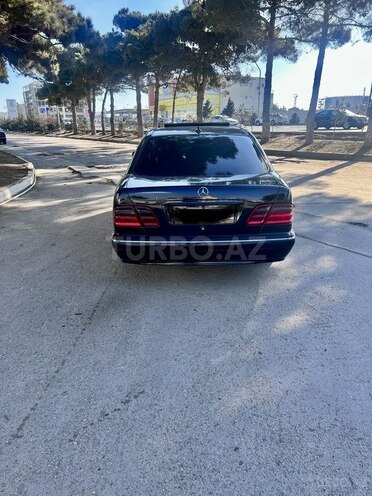 Mercedes E 220 2000, 321,521 km - 2.2 л - Bakı