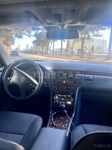 Mercedes E 220 2000, 321,521 km - 2.2 л - Bakı