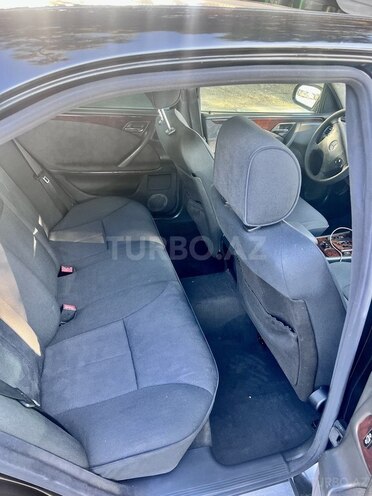 Mercedes E 220 2000, 321,521 km - 2.2 л - Bakı