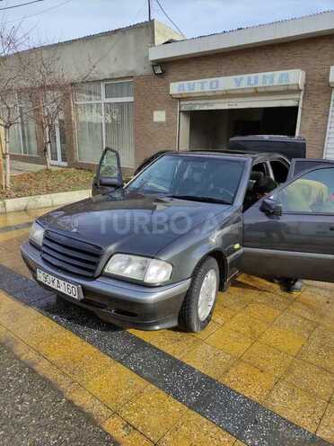 Mercedes C 200 1999, 298,000 km - 2.0 l - Quba
