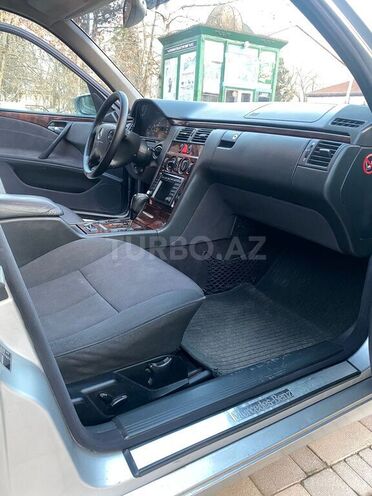 Mercedes E 220 2000, 510,000 km - 2.2 l - Sabirabad