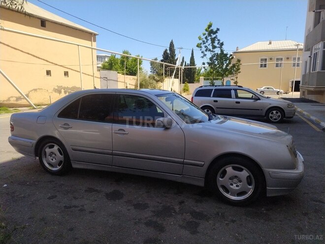 Mercedes E 320 2000, 354,000 km - 3.2 l - Bakı