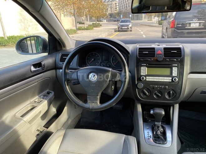 Volkswagen Jetta 2005, 366,000 km - 2.5 l - Bakı