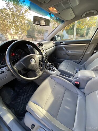 Volkswagen Jetta 2005, 366,000 km - 2.5 l - Bakı