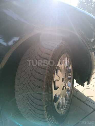 Mercedes E 220 2001, 360,000 km - 2.2 l - Bakı