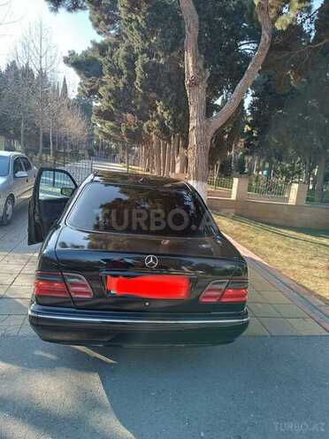 Mercedes E 220 2001, 360,000 km - 2.2 l - Bakı