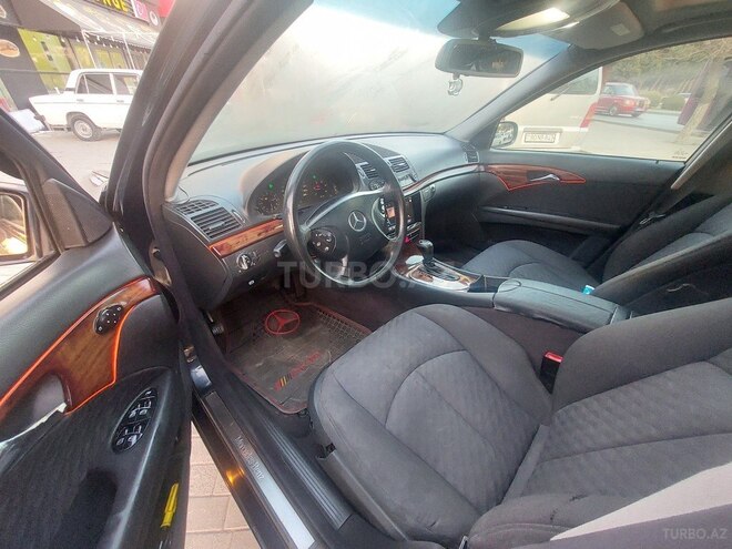 Mercedes E 220 2002, 300,000 km - 2.2 л - Sumqayıt
