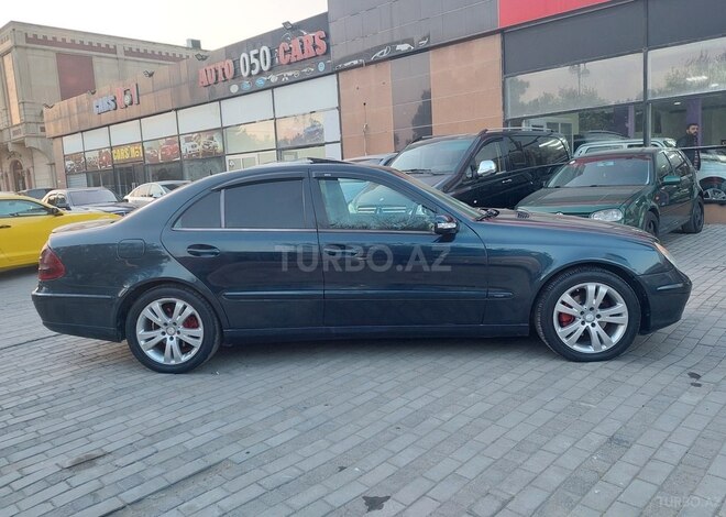 Mercedes E 220 2002, 300,000 km - 2.2 л - Sumqayıt