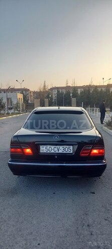 Mercedes E 220 2000, 643,738 km - 2.2 л - Yevlax
