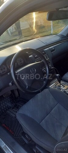 Mercedes E 220 2000, 643,738 km - 2.2 л - Yevlax