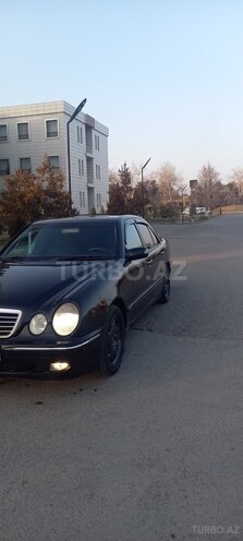 Mercedes E 220 2000, 643,738 km - 2.2 л - Yevlax
