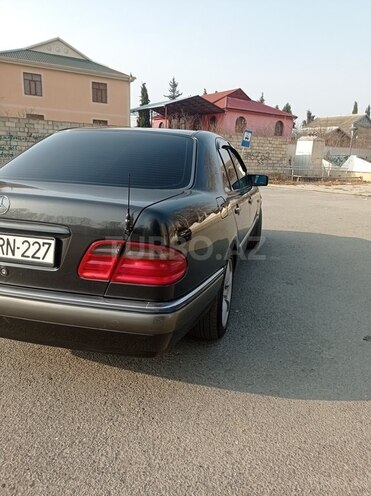 Mercedes E 230 1996, 441,200 km - 2.3 l - Mingəçevir