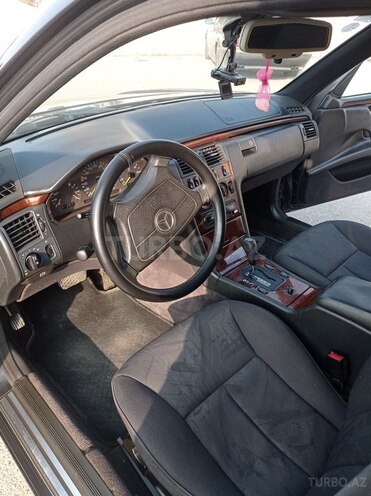 Mercedes E 230 1996, 441,200 km - 2.3 l - Mingəçevir