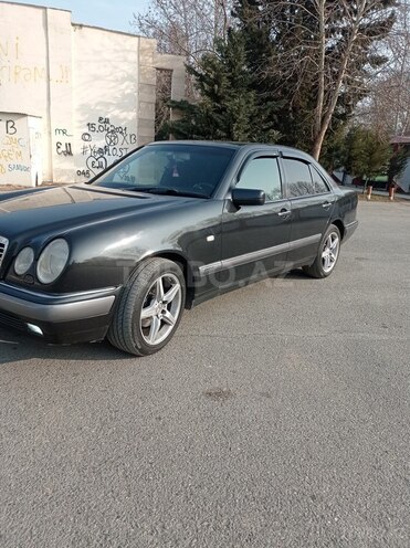 Mercedes E 230 1996, 441,200 km - 2.3 l - Mingəçevir