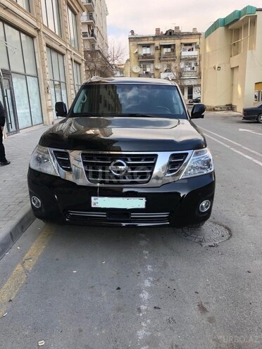 Nissan Patrol 2012, 187,900 km - 5.6 l - Bakı