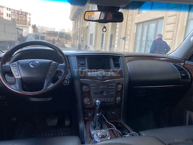 Nissan Patrol 2012, 187,900 km - 5.6 l - Bakı