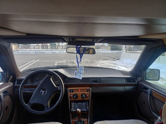 Mercedes E 200 1992, 386,580 km - 2.0 л - Qəbələ