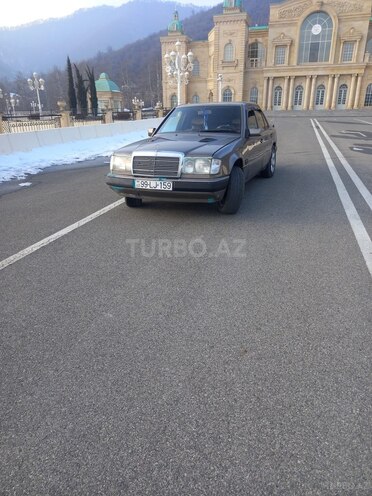 Mercedes E 200 1992, 386,580 km - 2.0 л - Qəbələ