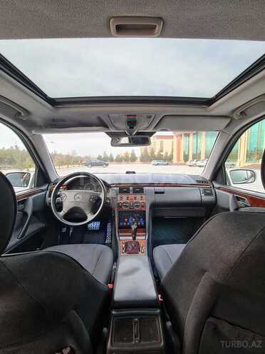 Mercedes E 240 2000, 380,000 km - 2.4 l - Şirvan