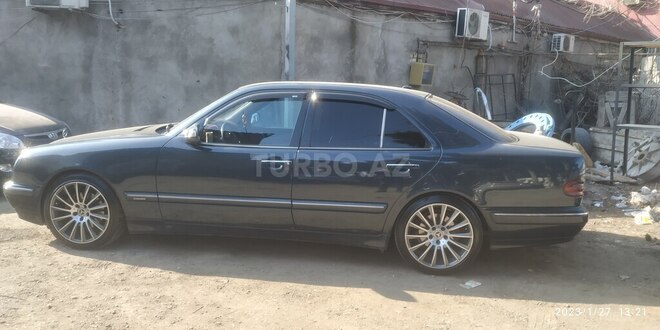 Mercedes E 270 1999, 317,000 km - 2.7 л - Bakı