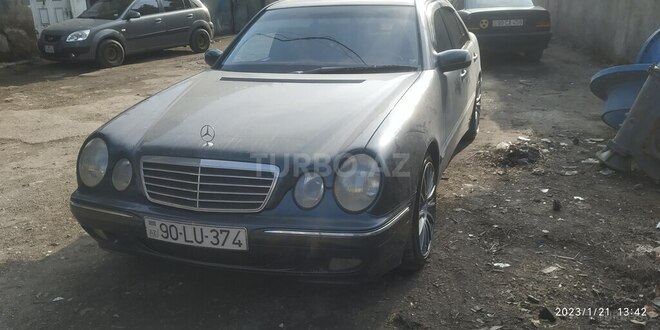Mercedes E 270 1999, 317,000 km - 2.7 л - Bakı