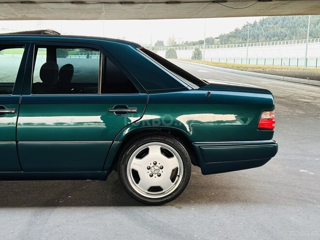 Mercedes E 220 1994, 316,000 km - 2.2 l - Bakı