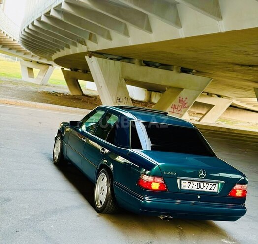 Mercedes E 220 1994, 316,000 km - 2.2 l - Bakı