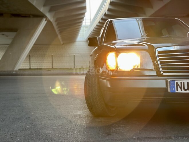 Mercedes E 220 1994, 316,000 km - 2.2 l - Bakı