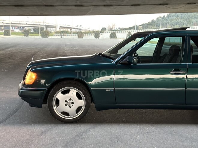 Mercedes E 220 1994, 316,000 km - 2.2 l - Bakı