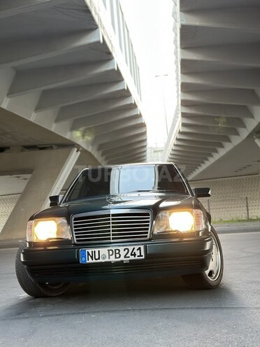 Mercedes E 220 1994, 316,000 km - 2.2 l - Bakı
