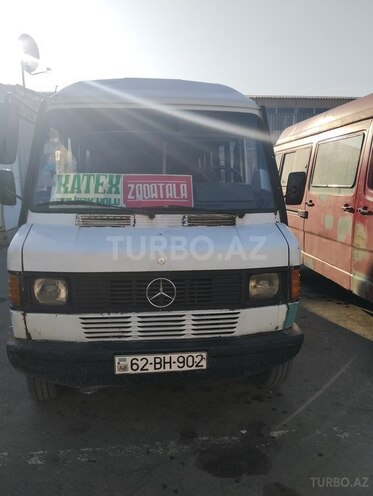 Mercedes 208 D 1992, 350,000 km - 2.4 l - Zaqatala