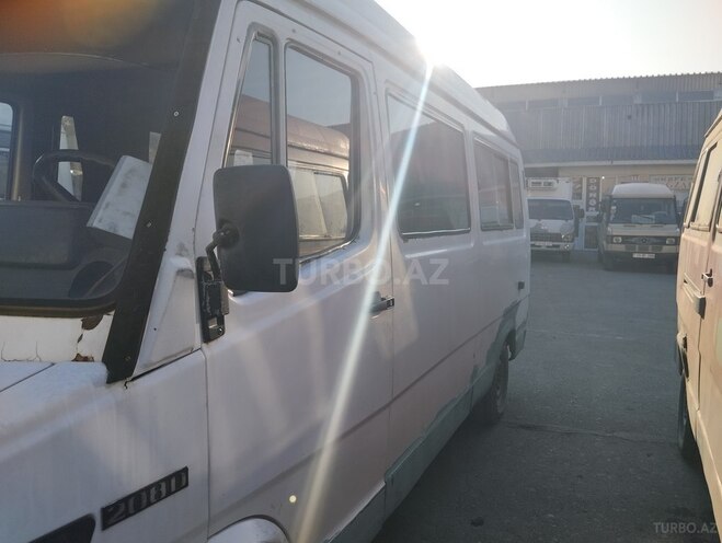 Mercedes 208 D 1992, 350,000 km - 2.4 l - Zaqatala