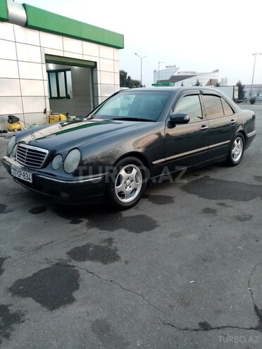 Mercedes E 220 1999, 309,666 km - 2.2 l - Yevlax