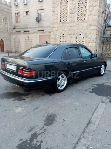 Mercedes E 220 1999, 309,666 km - 2.2 l - Yevlax
