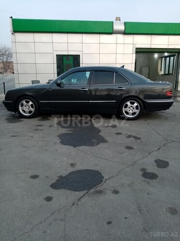 Mercedes E 220 1999, 309,666 km - 2.2 l - Yevlax