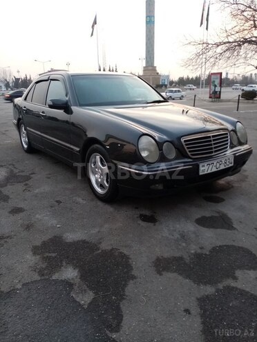 Mercedes E 220 1999, 309,666 km - 2.2 l - Yevlax