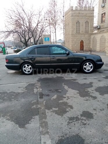 Mercedes E 220 1999, 309,666 km - 2.2 l - Yevlax