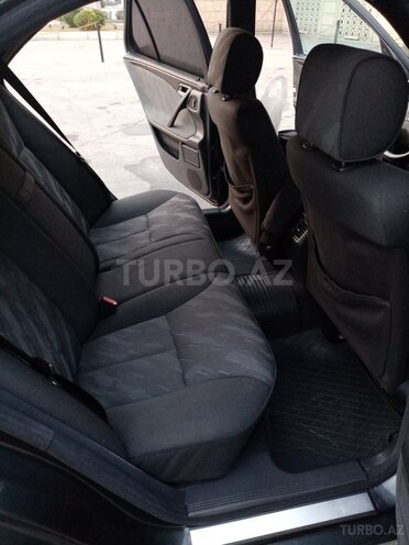 Mercedes E 220 1999, 309,666 km - 2.2 l - Yevlax